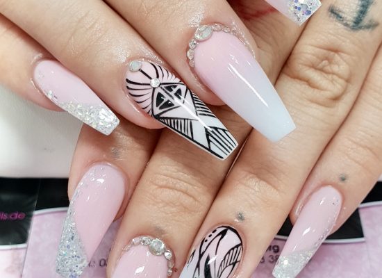 Mydiamondnails Nagelstudio Nägel Pediküre Maniküre